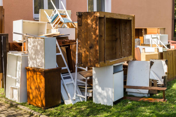 Best Attic Cleanout  in Moxee, WA